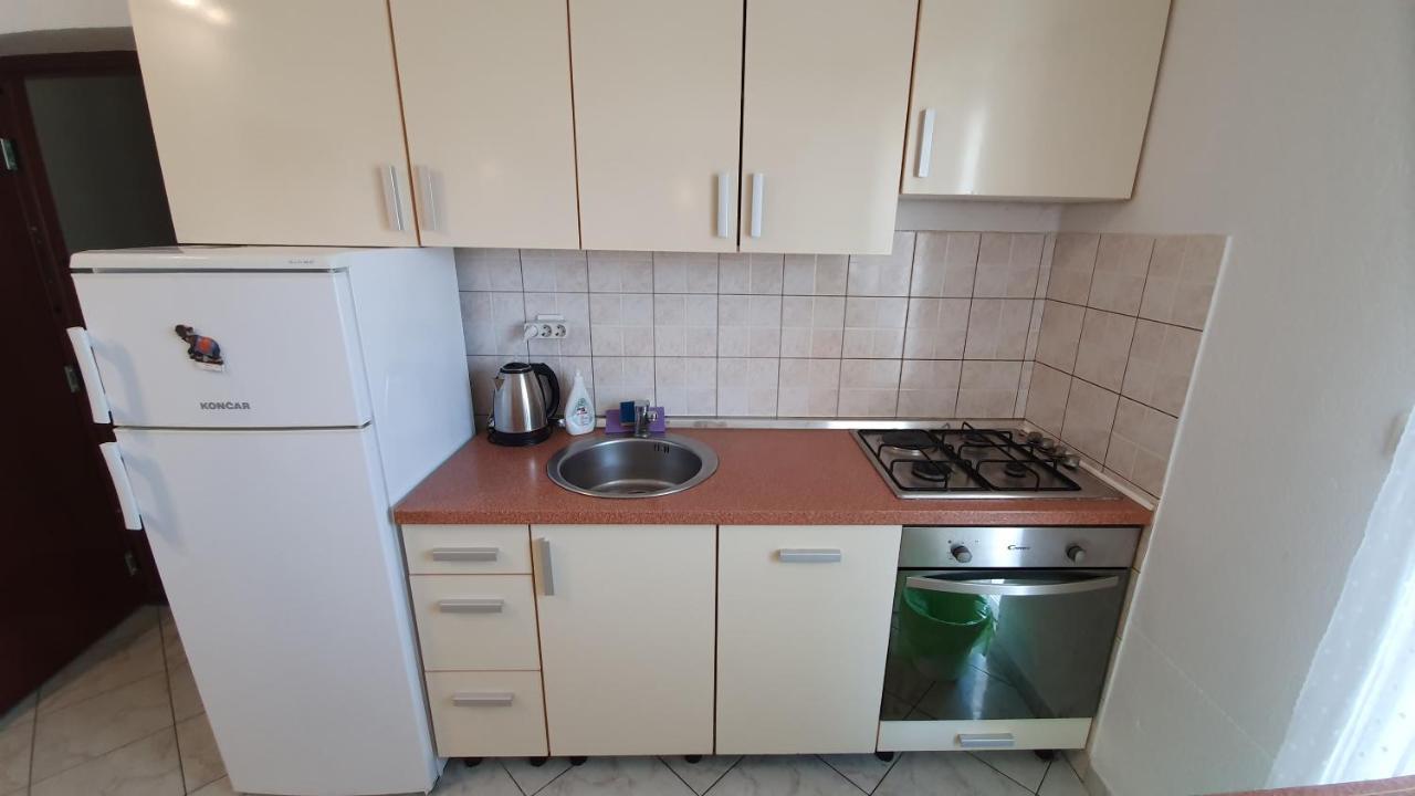 Apartments Miki Pag Town Luaran gambar