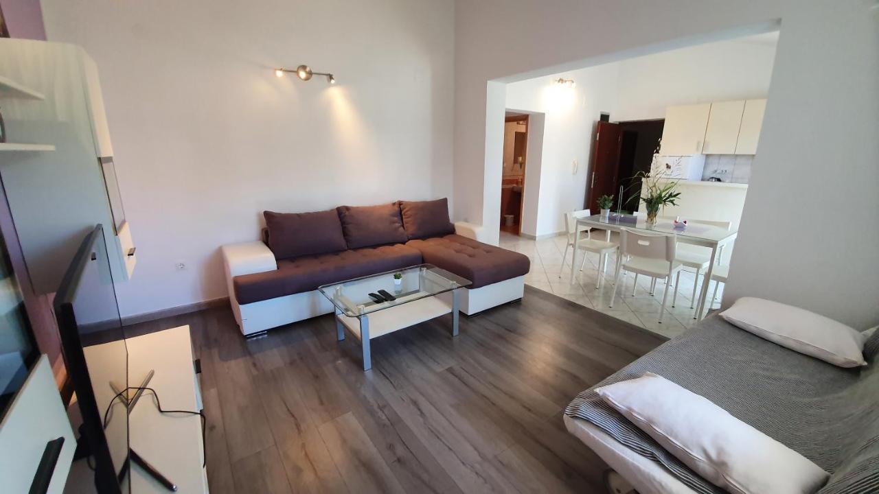 Apartments Miki Pag Town Luaran gambar