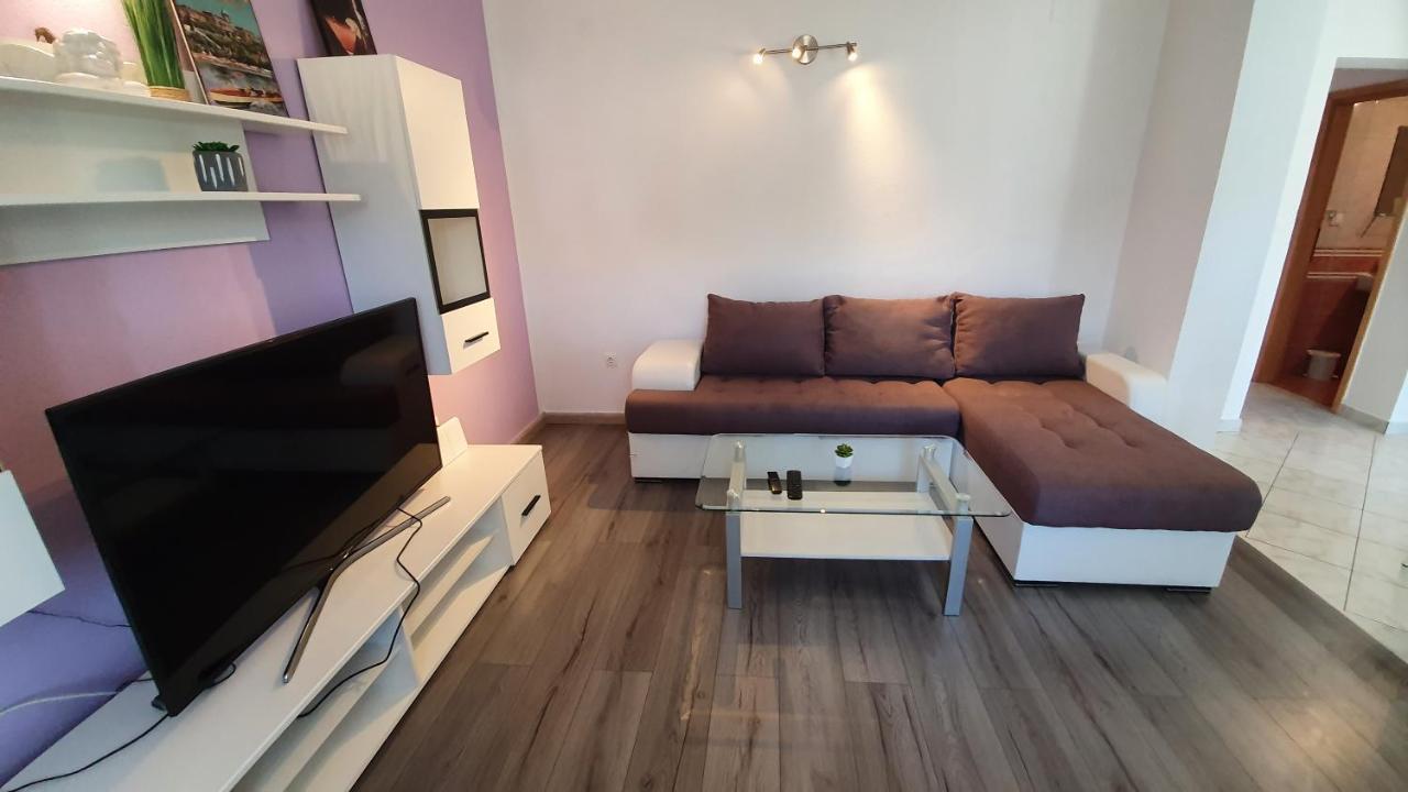 Apartments Miki Pag Town Luaran gambar