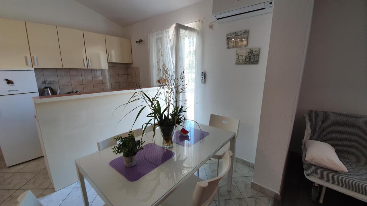 Apartments Miki Pag Town Luaran gambar