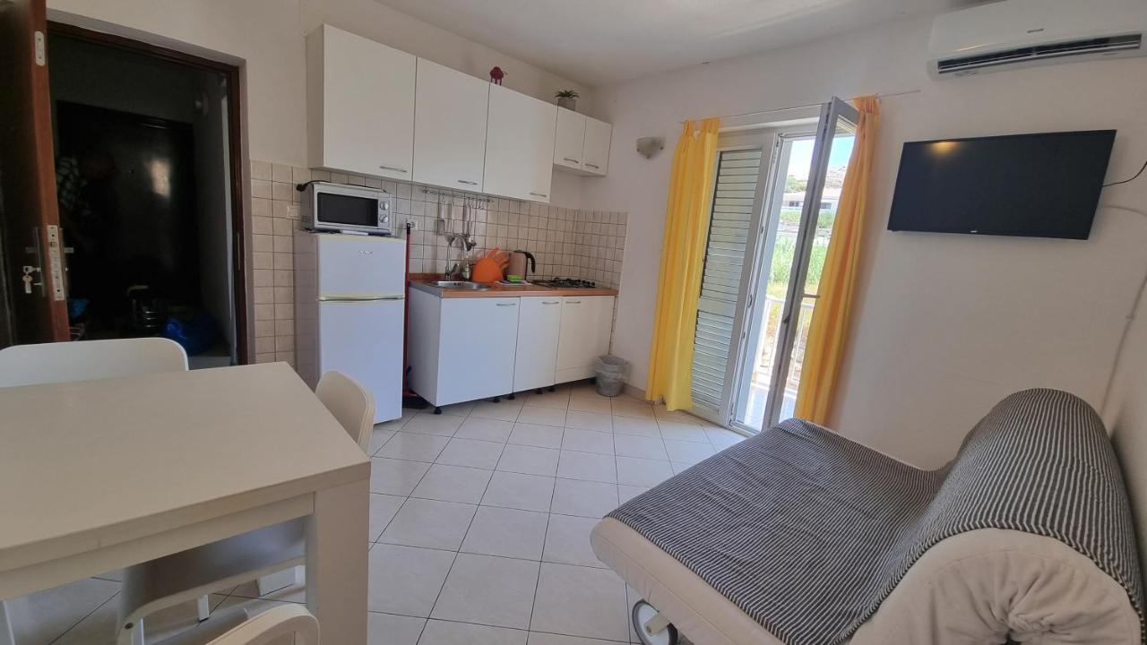 Apartments Miki Pag Town Luaran gambar
