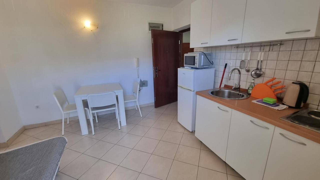 Apartments Miki Pag Town Luaran gambar