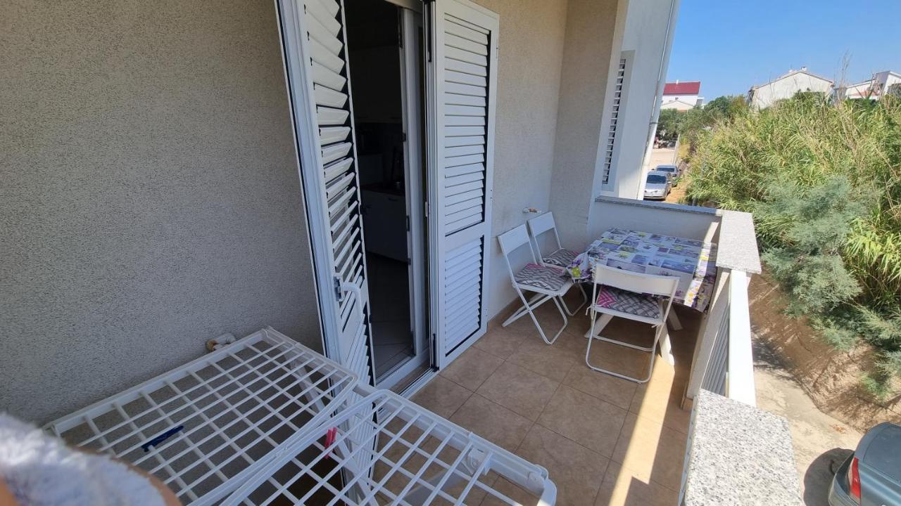 Apartments Miki Pag Town Luaran gambar