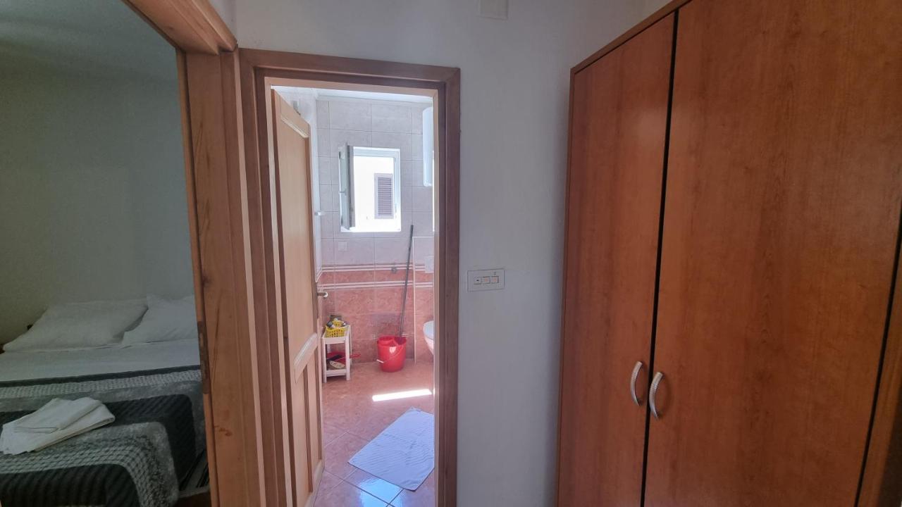 Apartments Miki Pag Town Luaran gambar