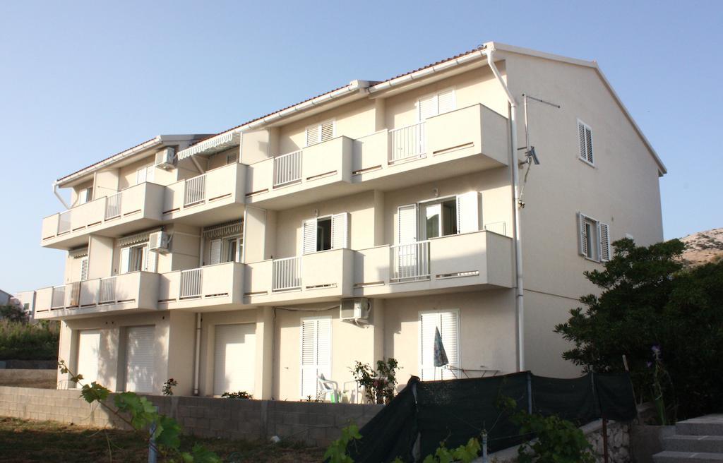 Apartments Miki Pag Town Luaran gambar